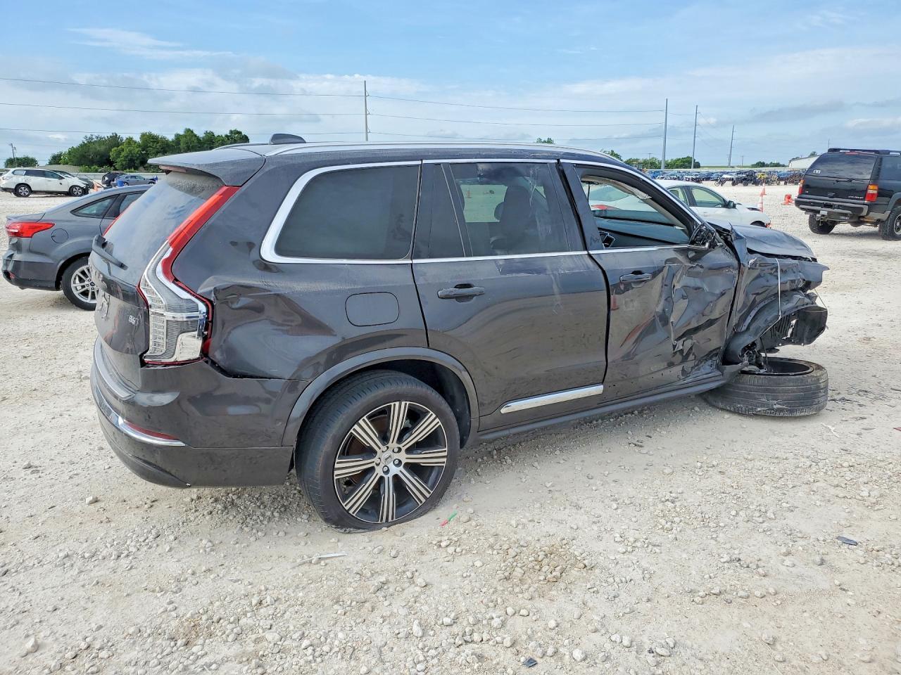 2024 Volvo Xc90 Hybrid 4D Suv B6 Plus Bright Theme - Image 3