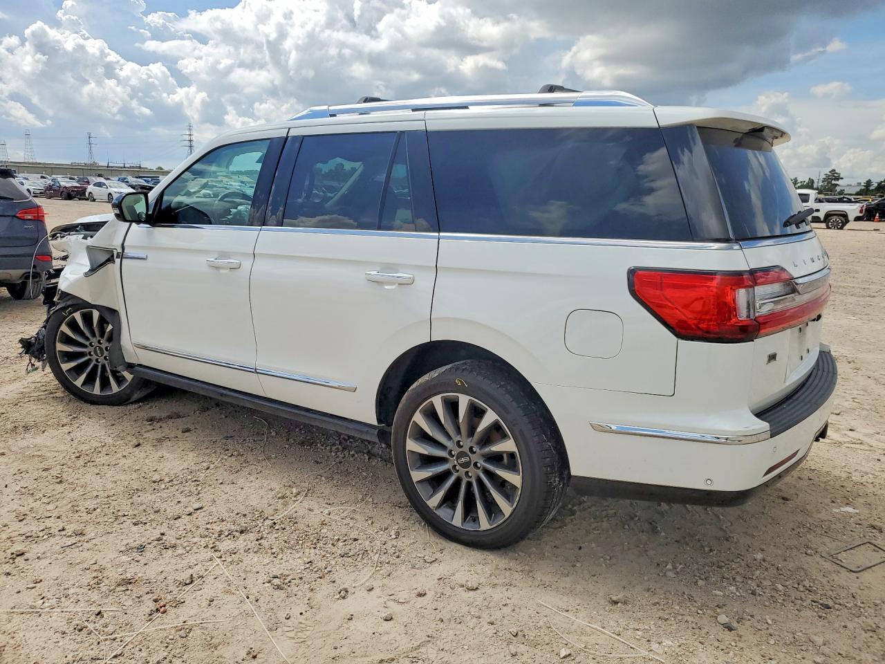 2021 Lincoln Navigator Reserve - Фото 2