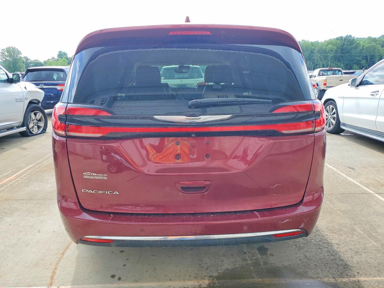 2021 Chrysler Pacifica Touring L - Image 6