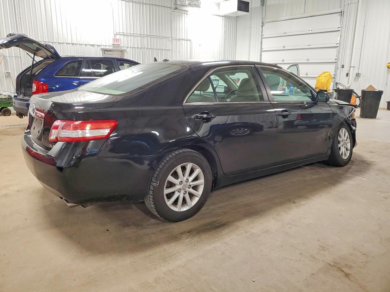 2010 Toyota Camry Xle - Фото 3
