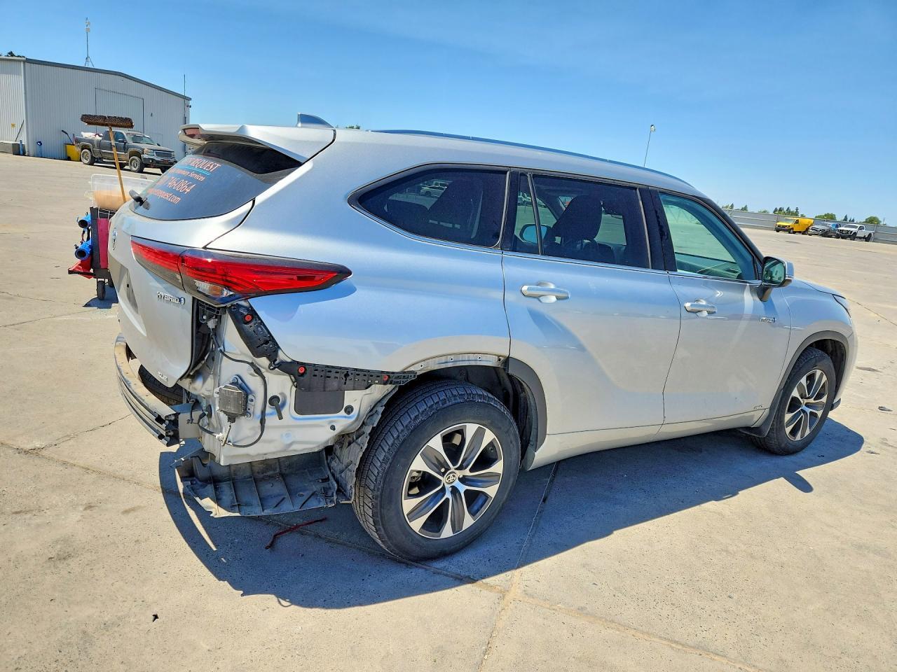 2020 Toyota Highlander Hybrid Xle - Image 3