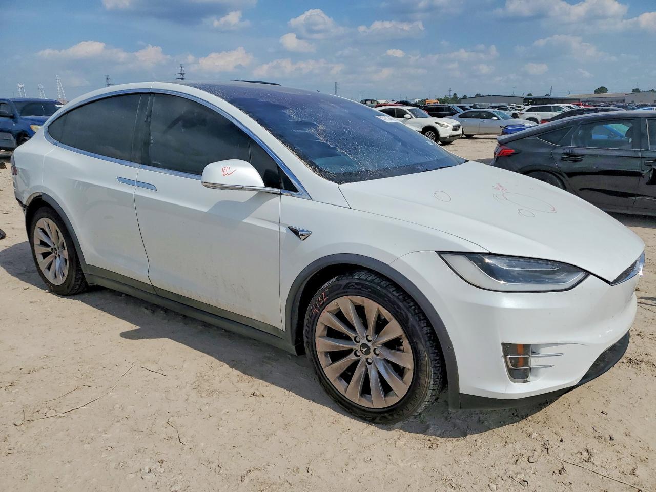 2017 Tesla Model X - Фото 4
