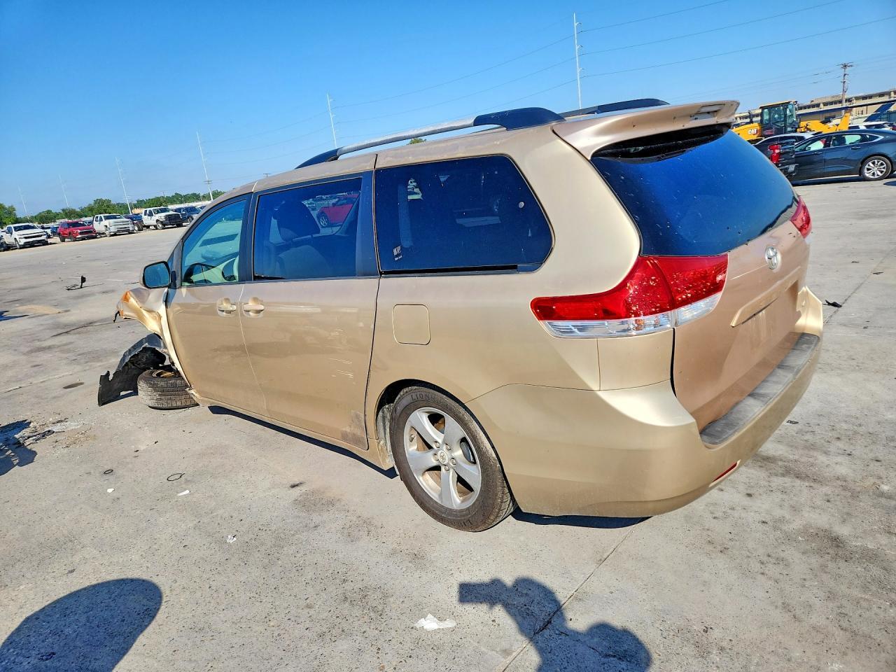 2011 Toyota Sienna Le - Фото 2