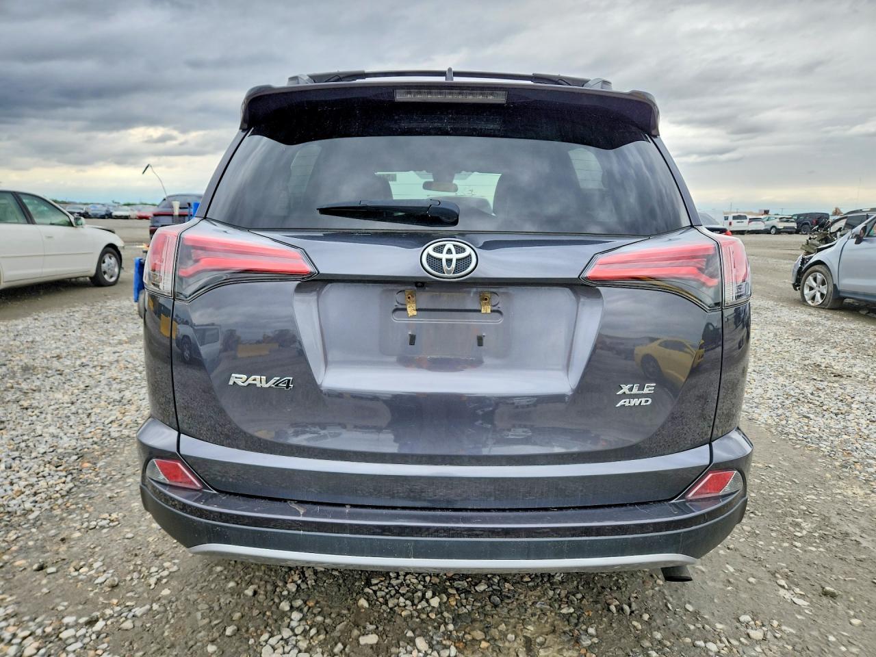 2018 Toyota Rav4 Xle - Image 6