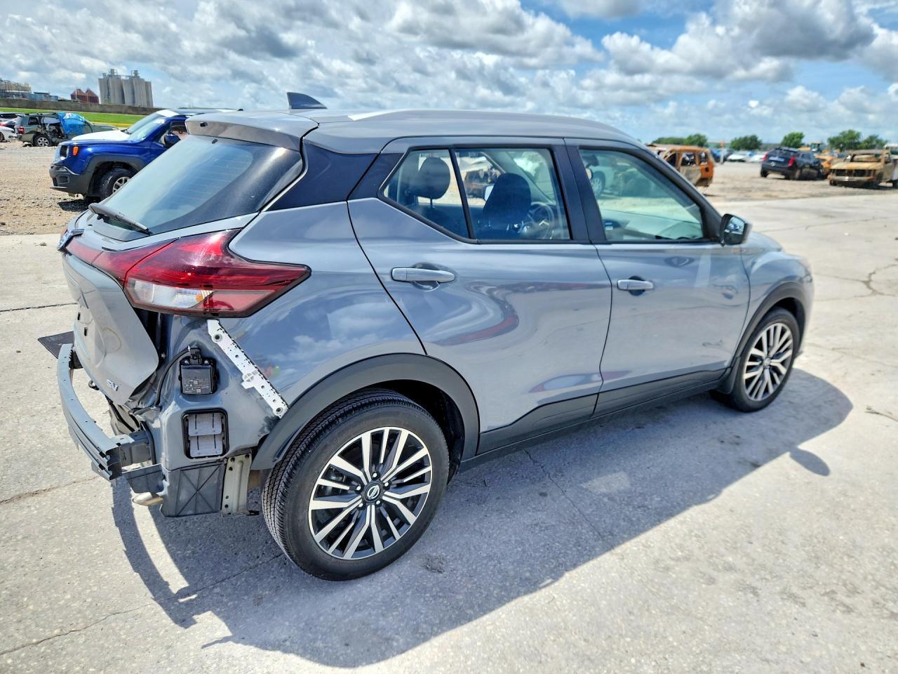 2021 Nissan Kicks Sv - Image 3