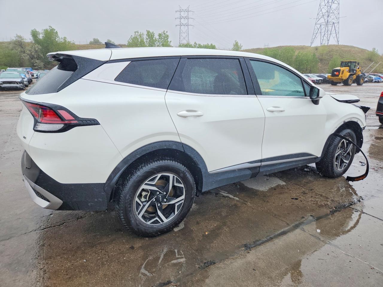 2023 Kia Sportage Lx - Image 3