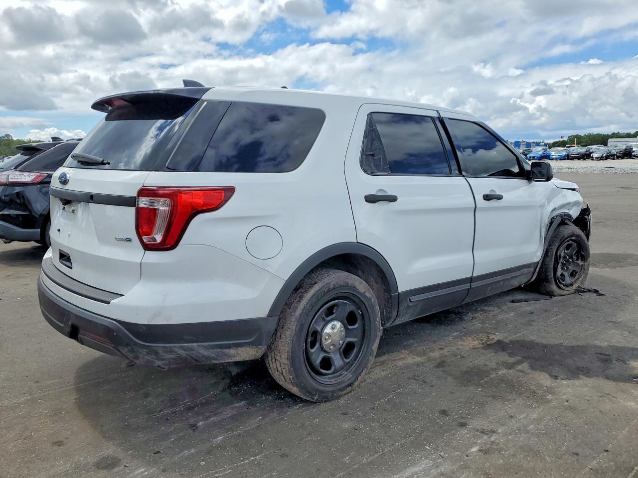 2018 Ford Explorer Police Interceptor - Image 3