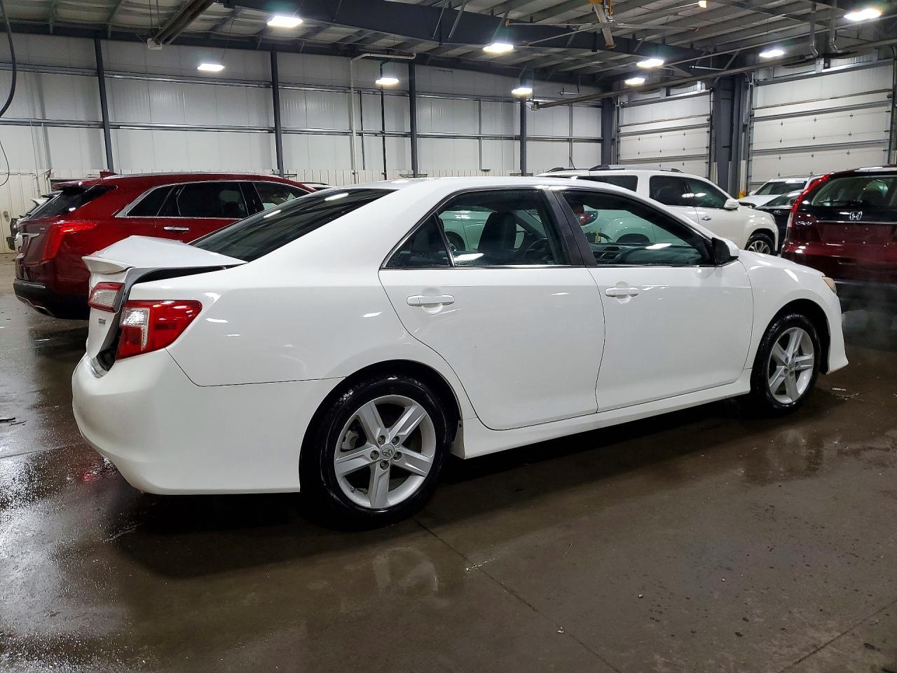 2014 Toyota Camry Se - Фото 3