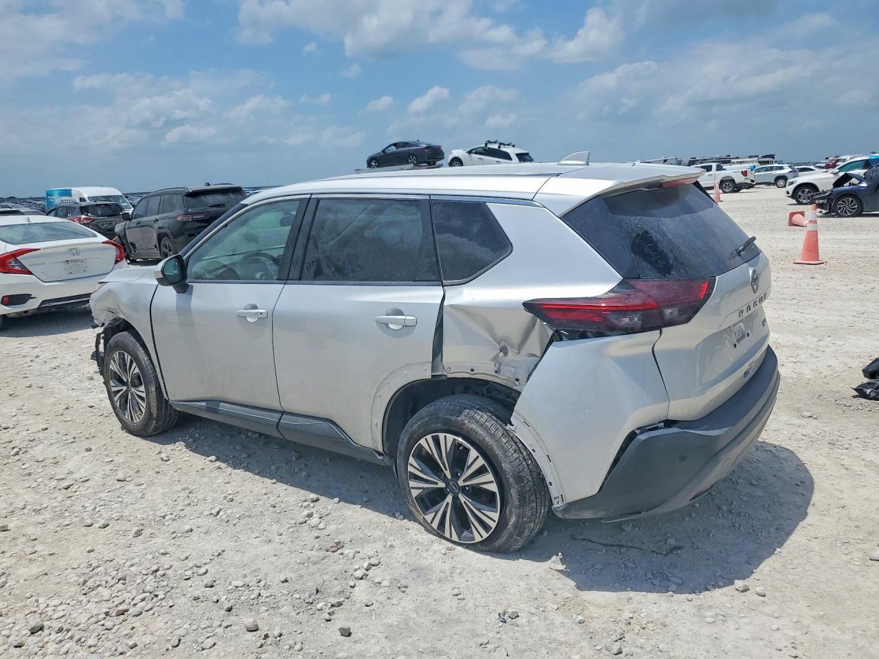 2023 Nissan Rogue Sv - Фото 2