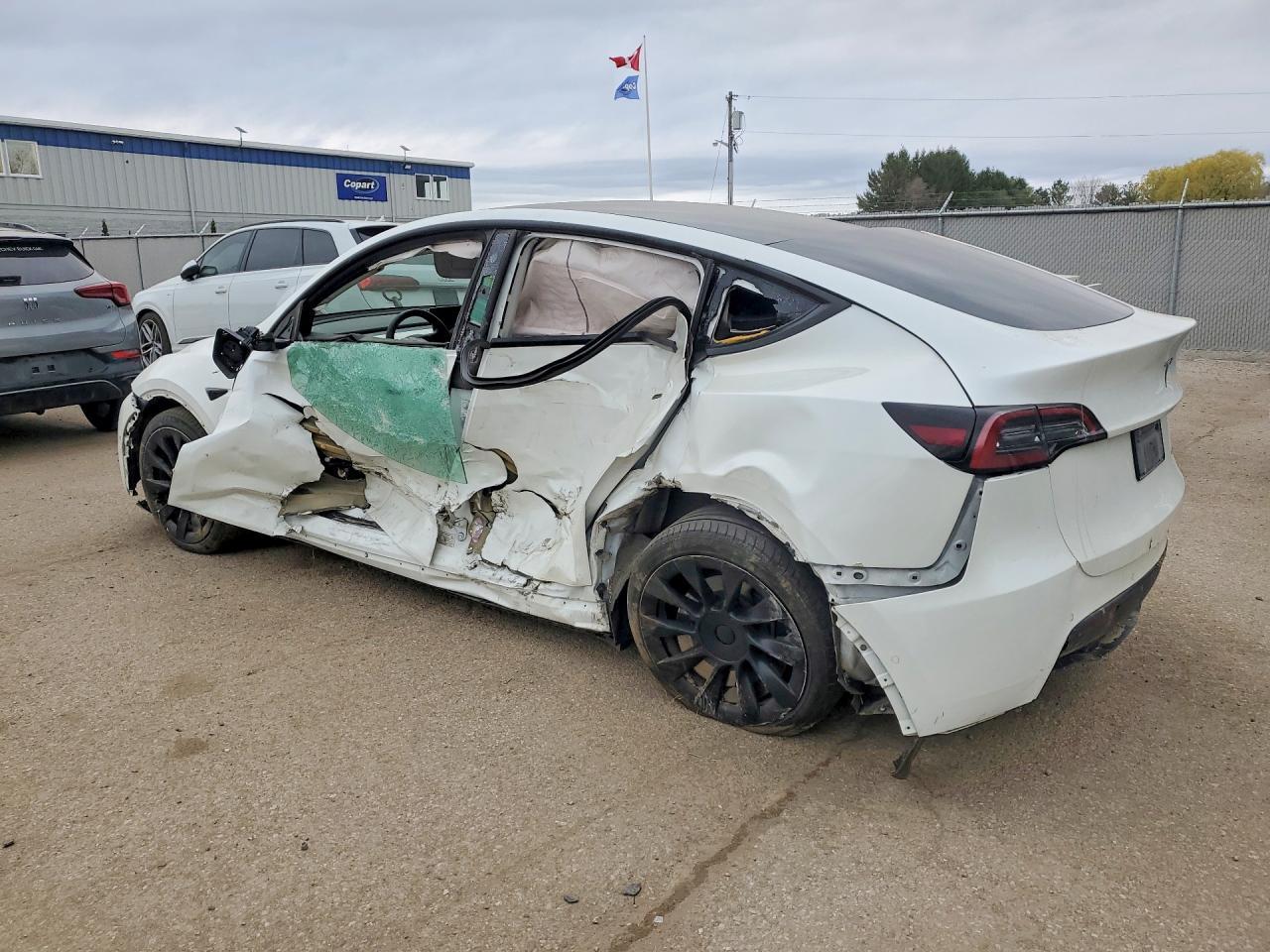 2022 Tesla Model Y - Фото 2