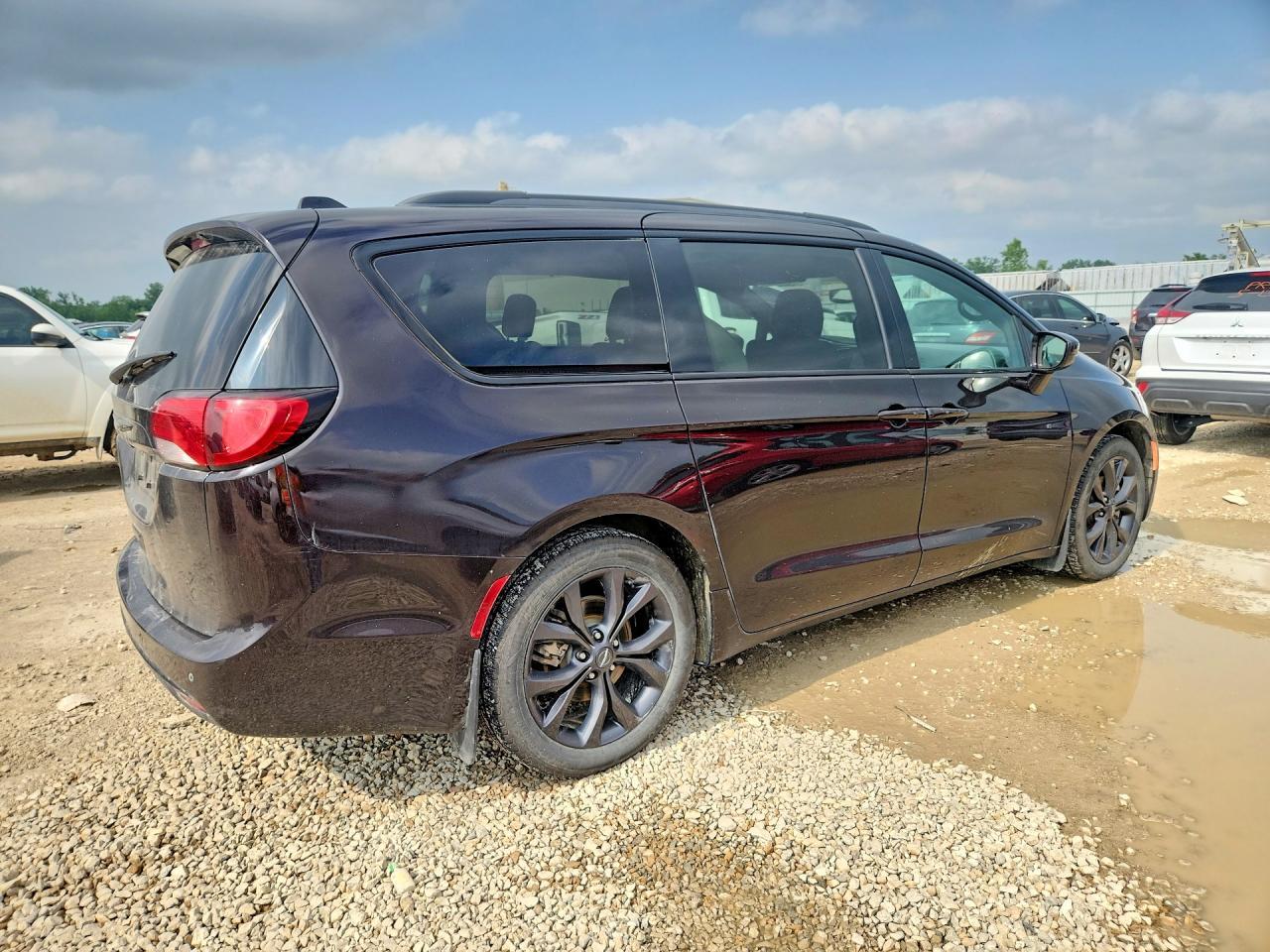 2019 Chrysler Pacifica Touring Plus - Фото 3