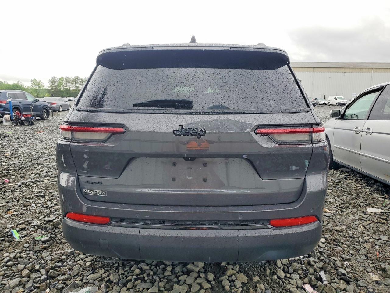 2023 Jeep Grand Cherokee L Laredo - Image 6