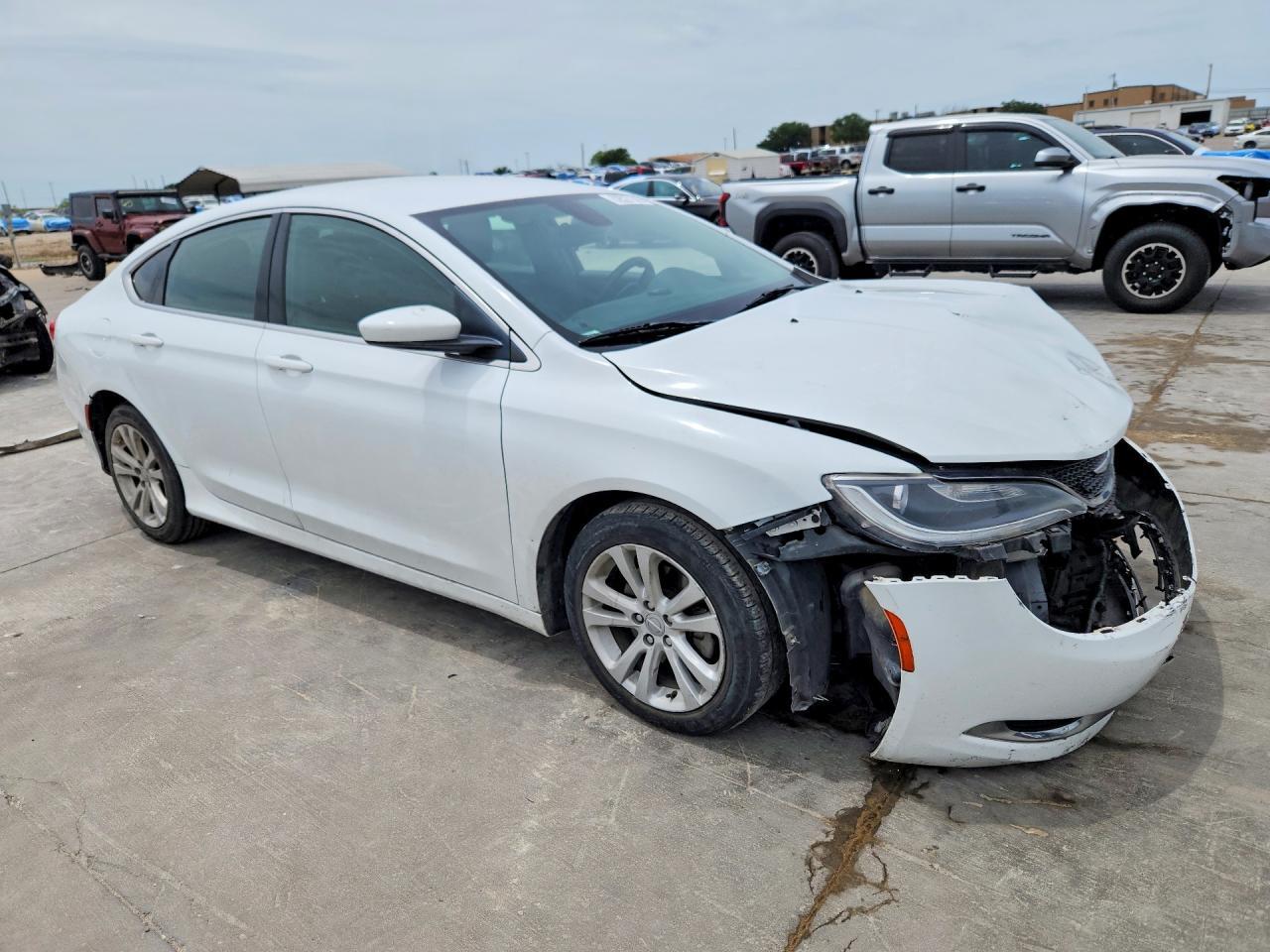 2015 Chrysler 200 Limited - Фото 4
