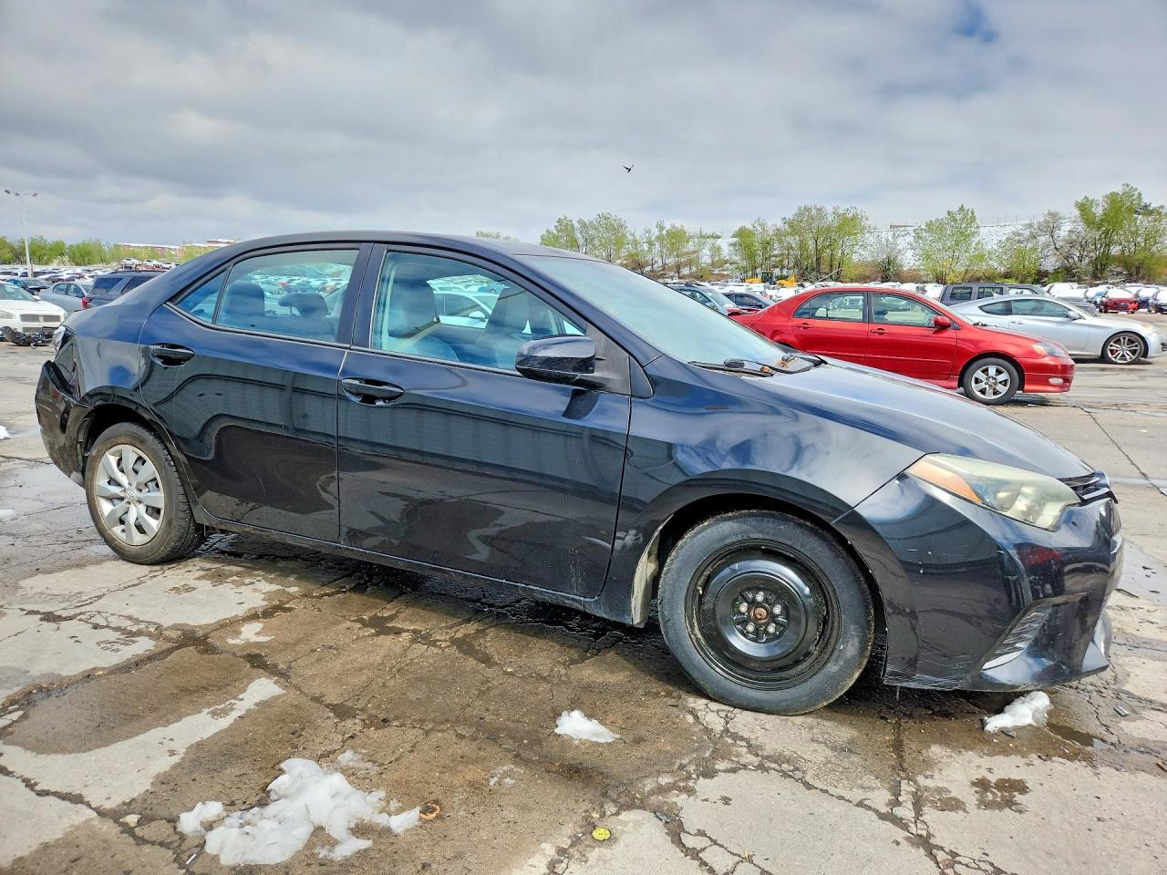 2015 Toyota Corolla Le - Фото 4