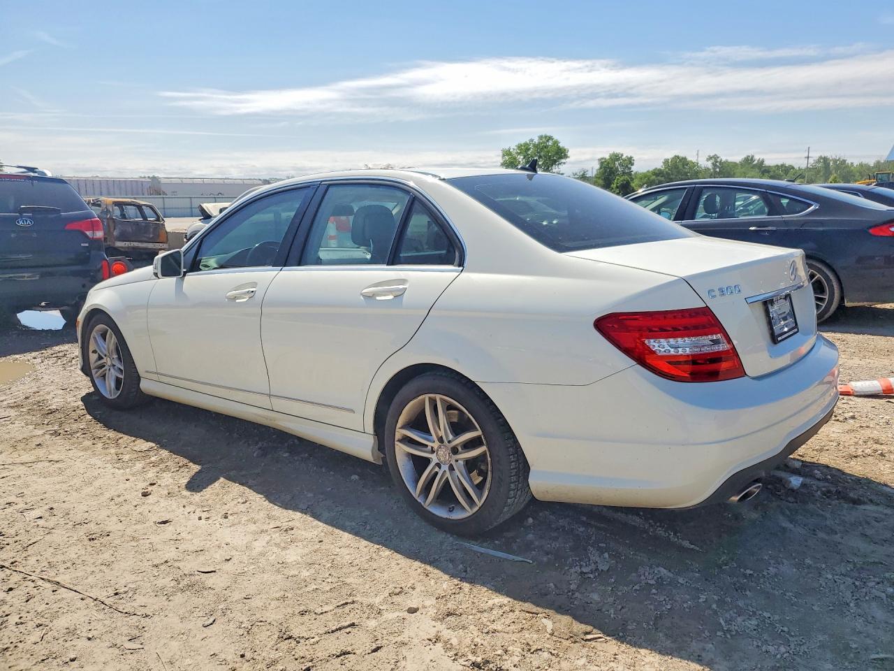 2012 Mercedes-Benz C 300 4Matic - Фото 2