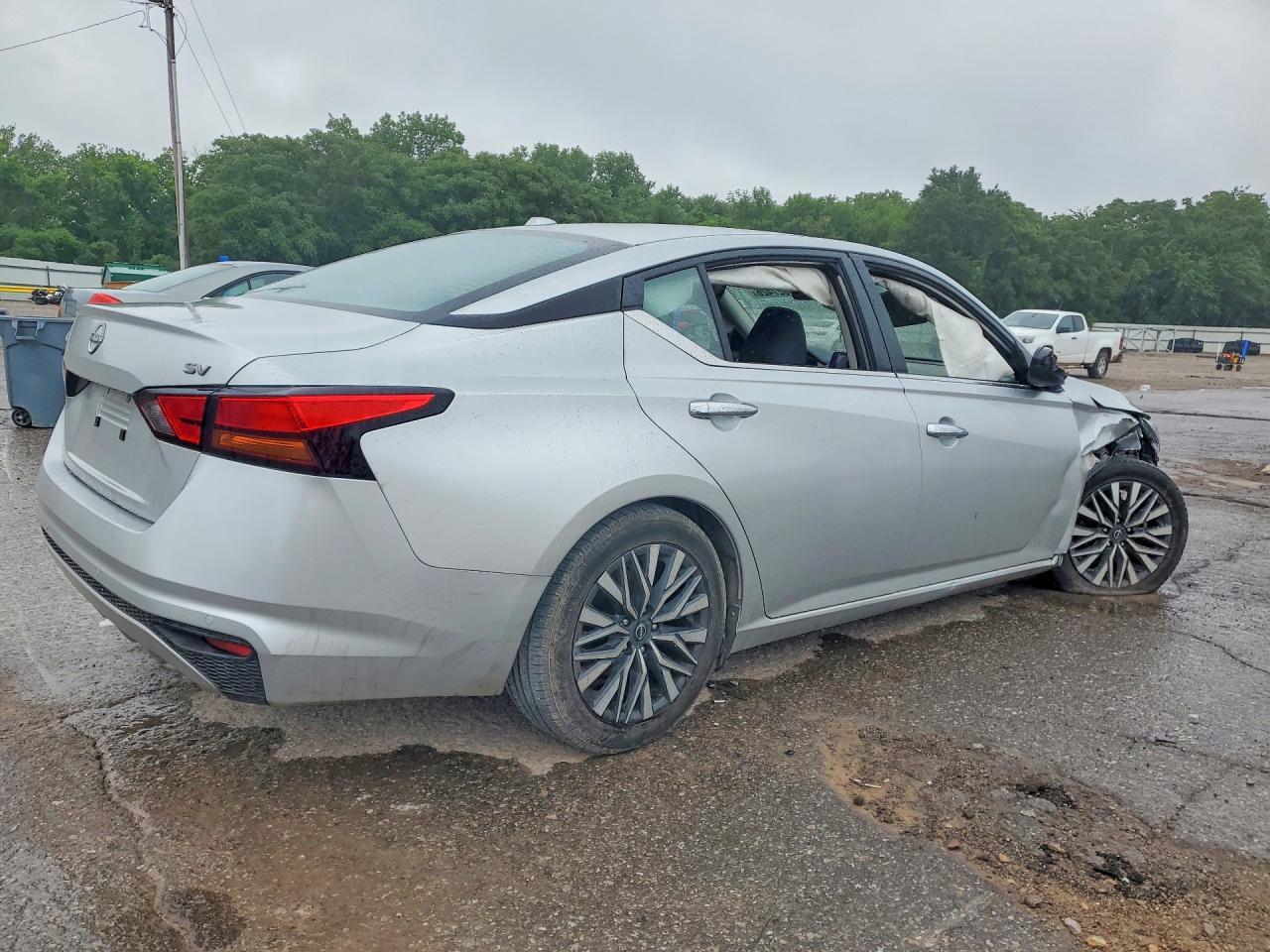 2024 Nissan Altima Sv - Image 3
