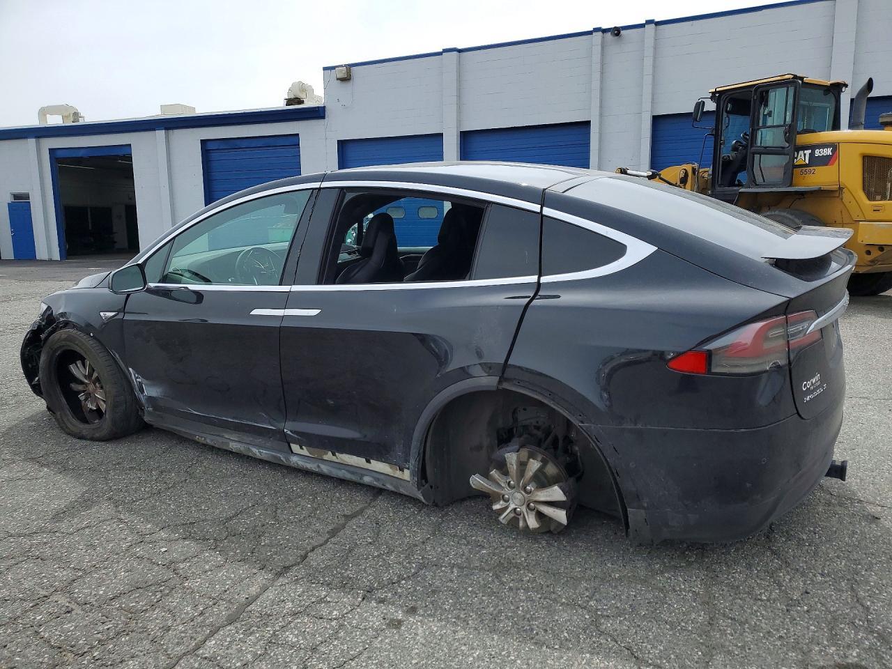 2016 Tesla Model X - Фото 2
