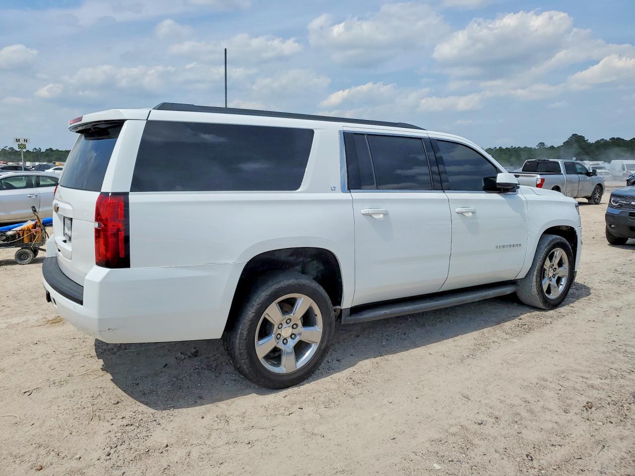 2020 Chevrolet Suburban C1500 Lt - Фото 3