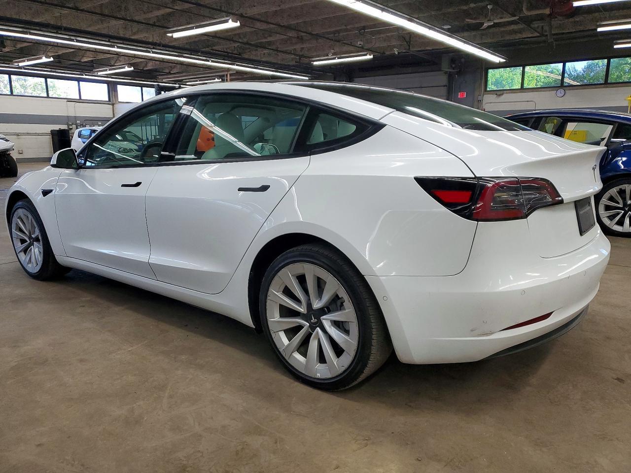 2022 Tesla 3 - Image 2