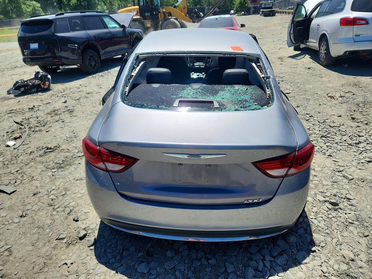 2015 Chrysler 200 Limited - Фото 6