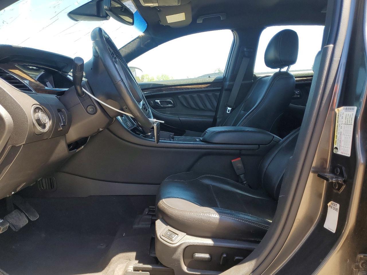 2019 Ford Taurus Limited - Image 7