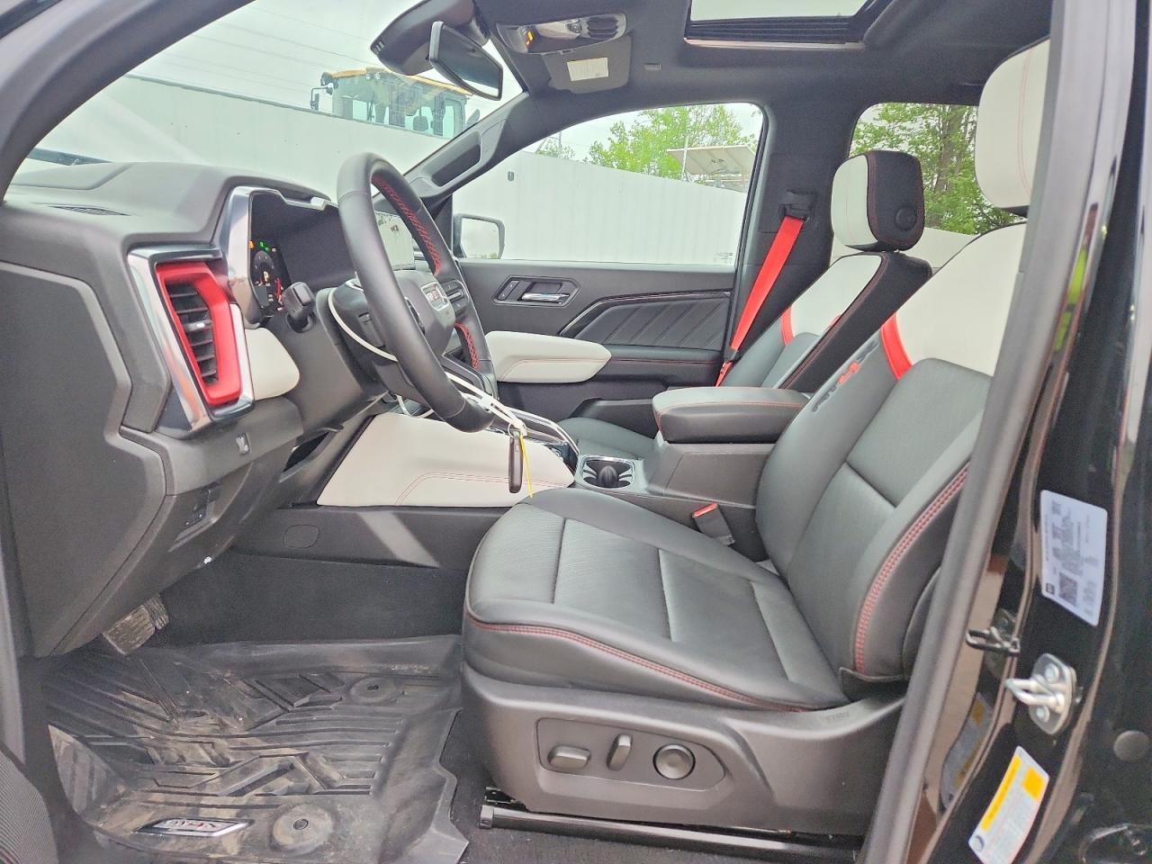 2025 GMC Canyon At4 - Фото 7