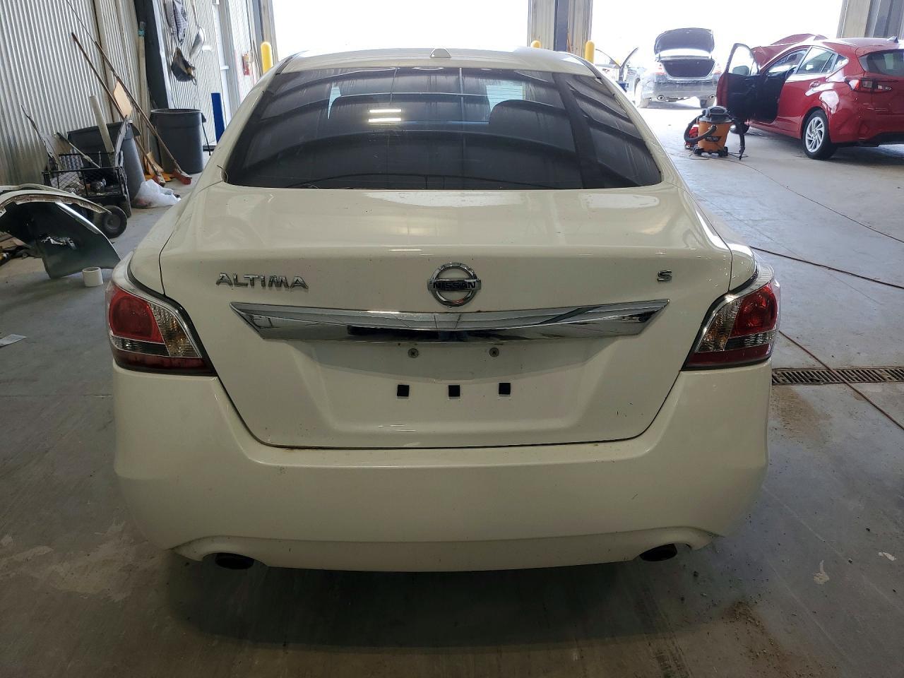 2015 Nissan Altima 2.5 S - Фото 6