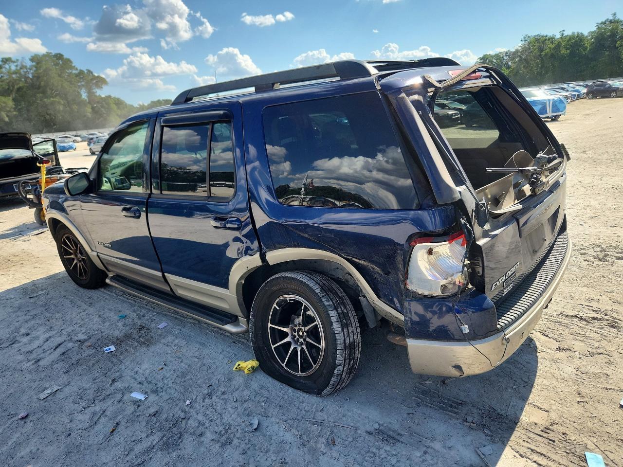 2005 Ford Explorer Eddie Bauer - Фото 2