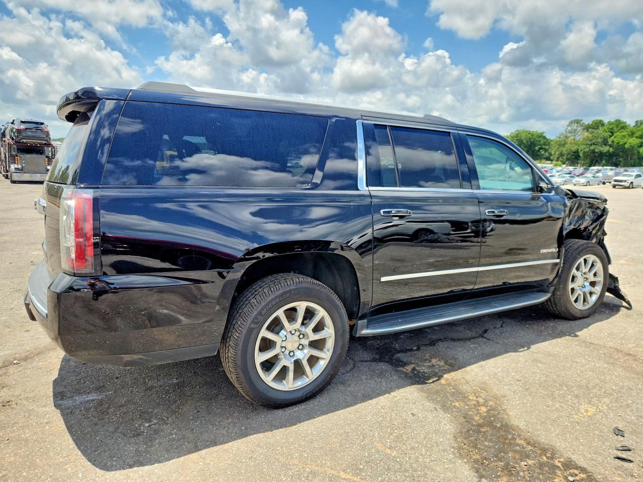 2018 GMC Yukon Xl Denali - Image 3