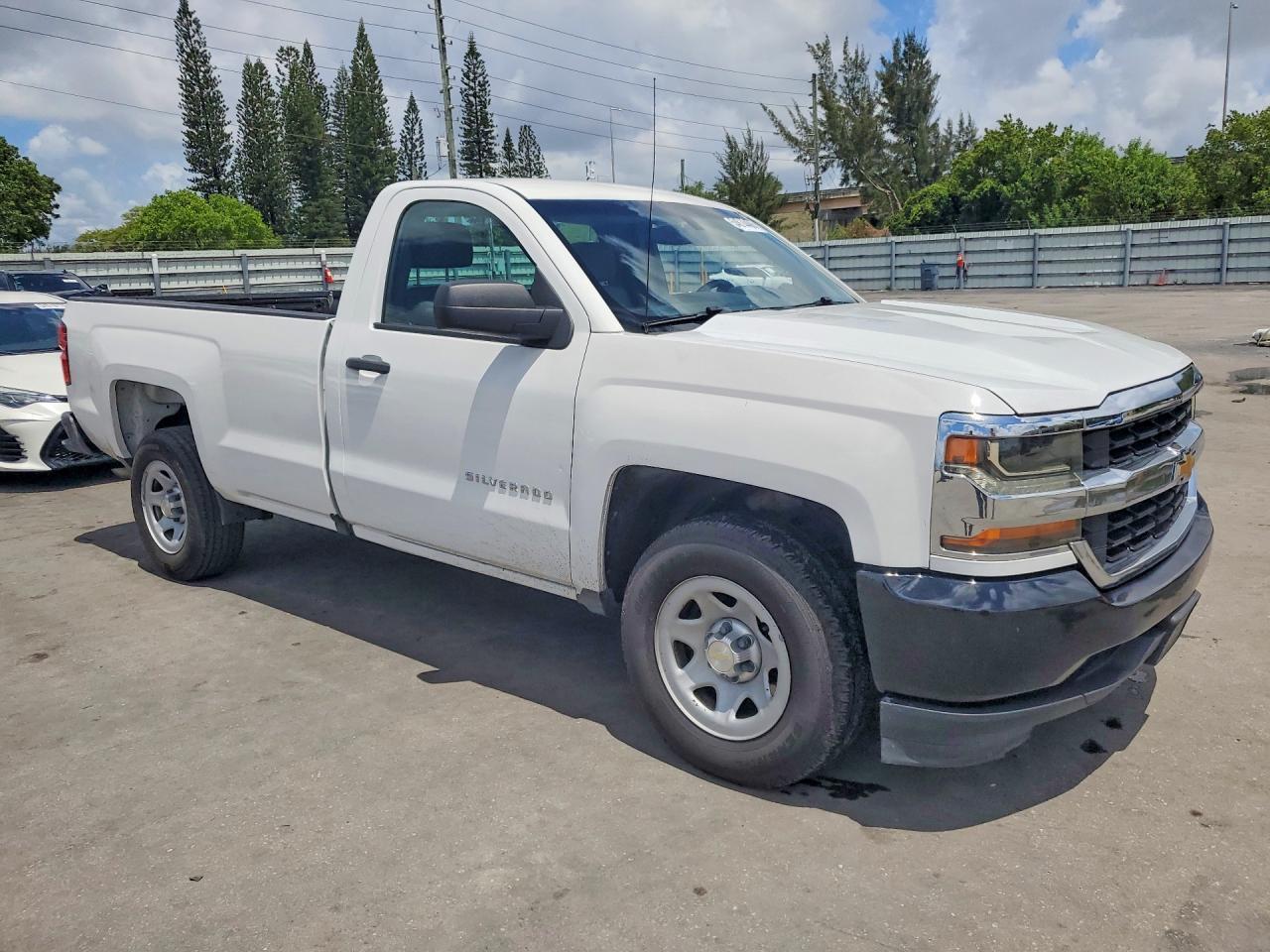 2017 Chevrolet Silverado C1500 - Image 4