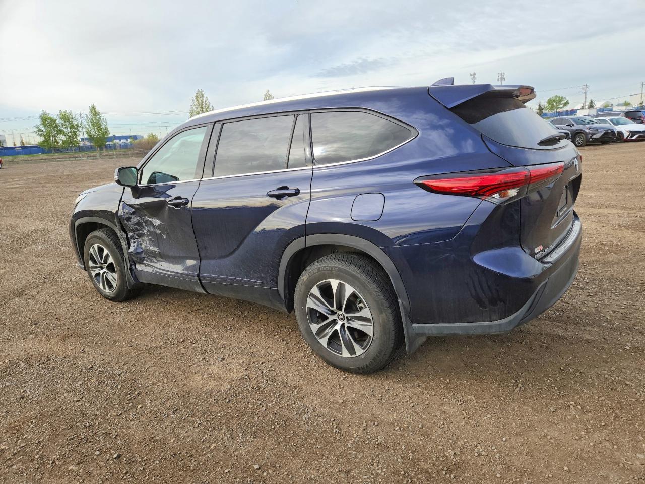2021 Toyota Highlander Xle - Фото 2