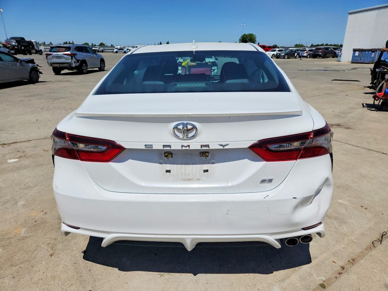 2023 Toyota Camry Se - Image 6
