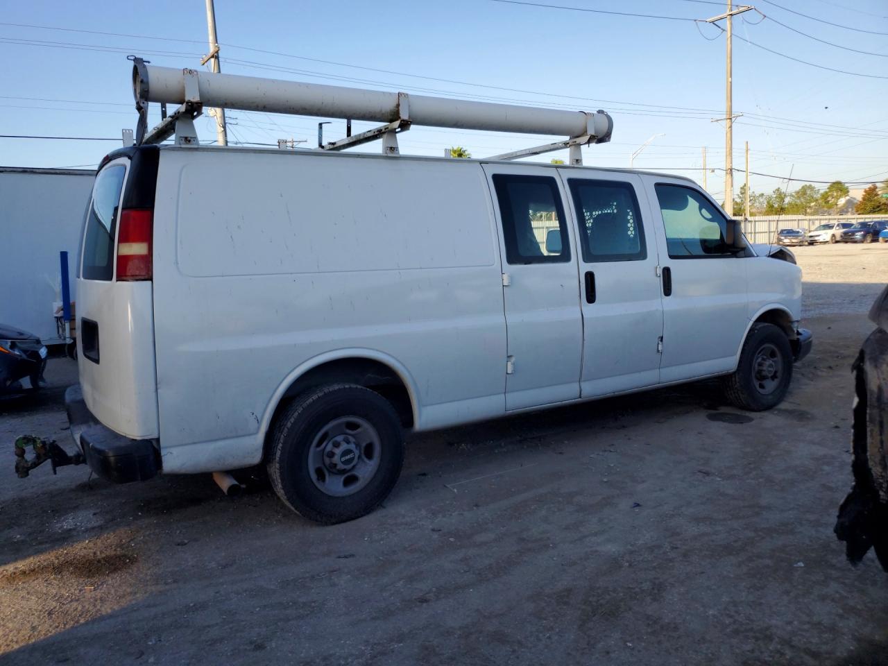 2005 GMC Savana G2500 - Фото 3