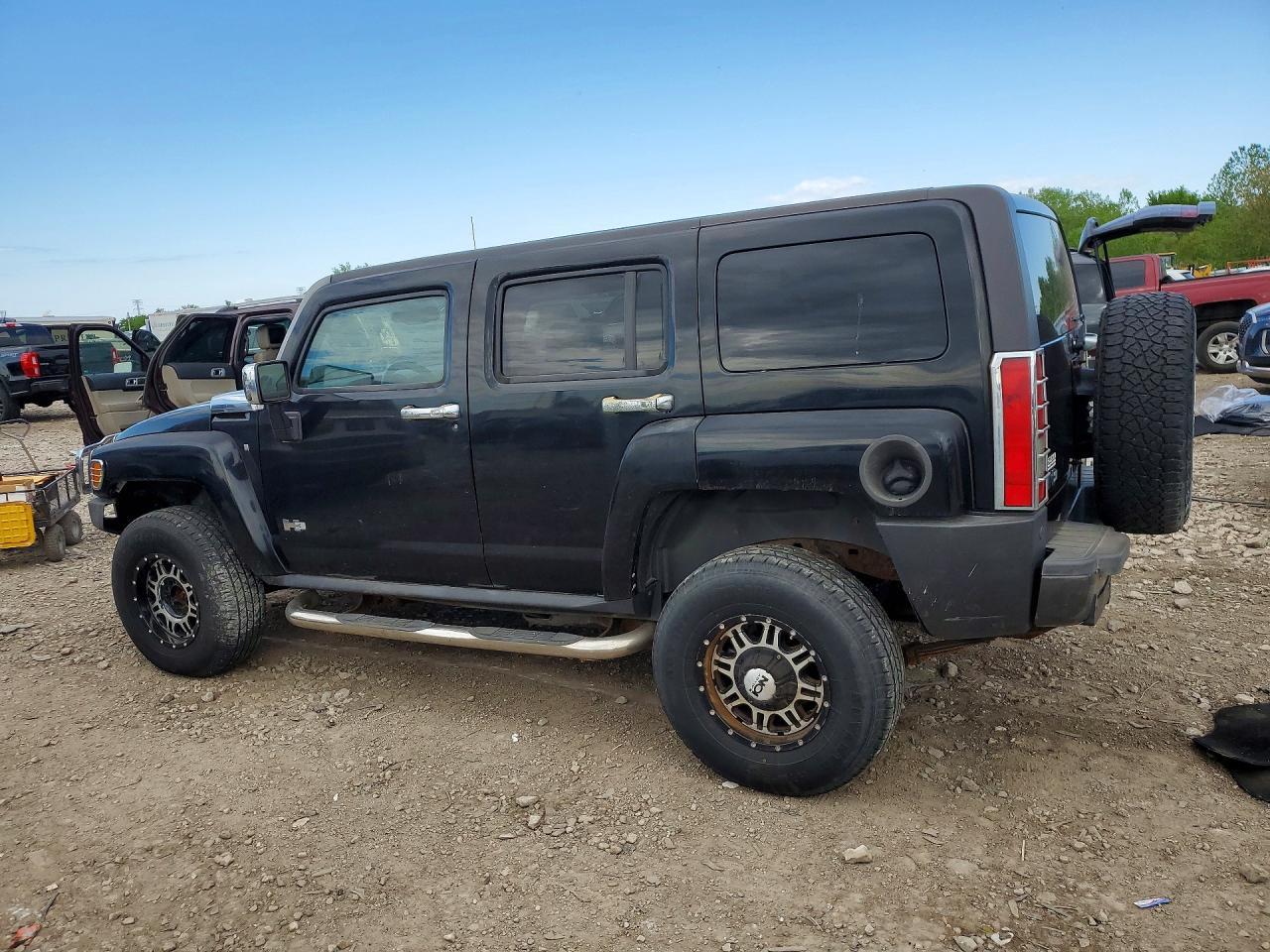 2007 Hummer H3 - Image 2