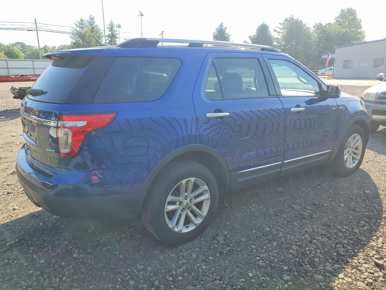 2014 Ford Explorer Xlt - Image 3