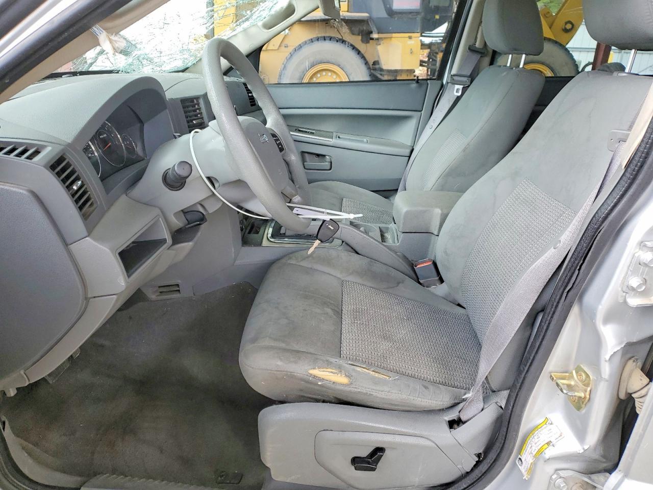 2007 Jeep Grand Cherokee Laredo - Image 7