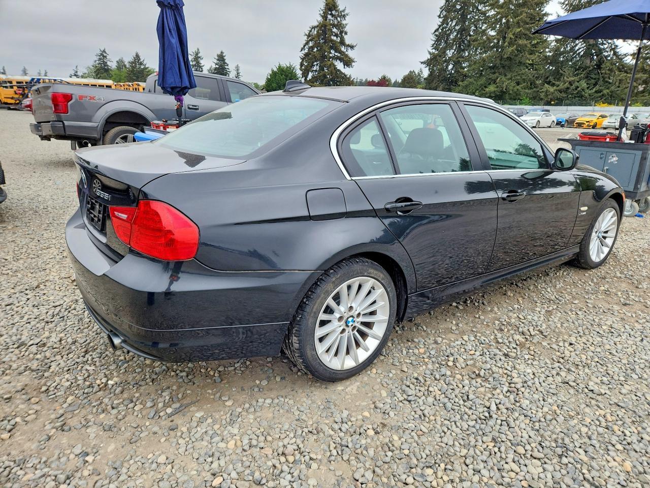 2011 BMW 335 Xi - Фото 3