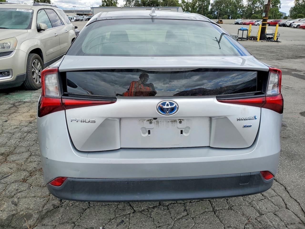 2022 Toyota Prius L Eco - Фото 6