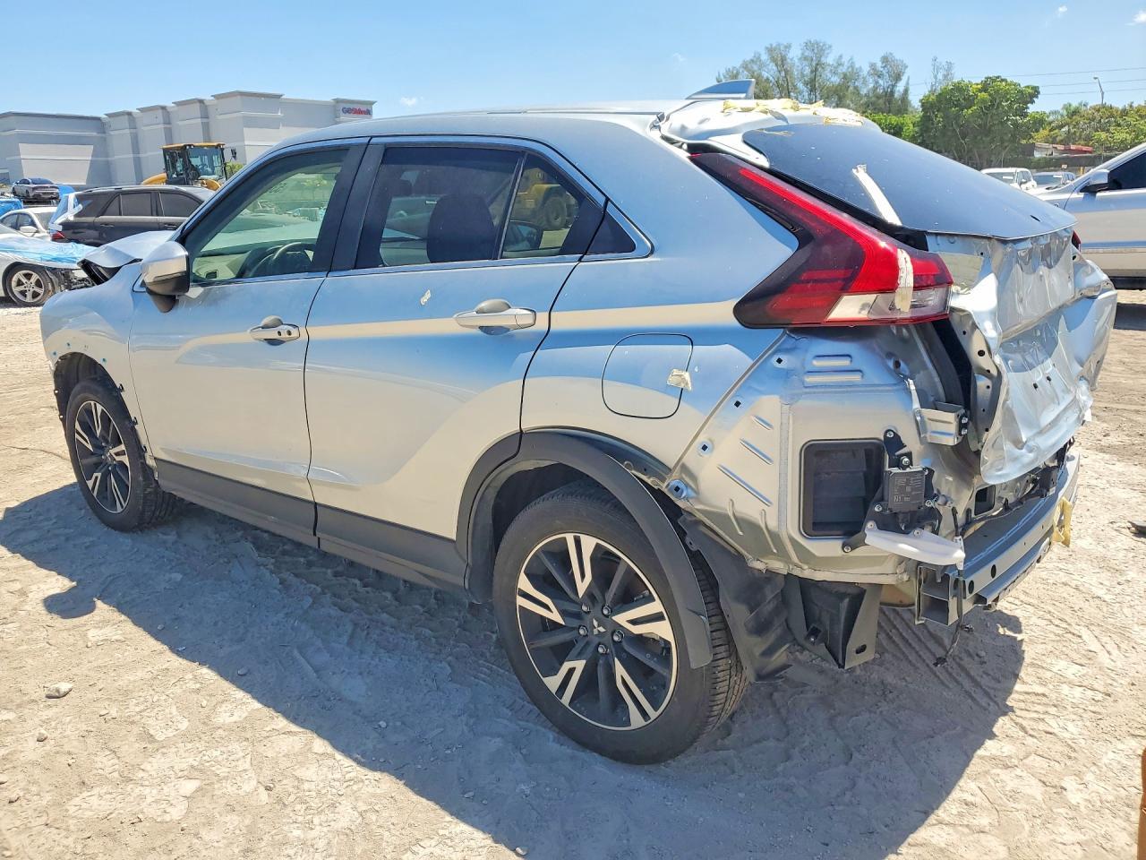2024 Mitsubishi Eclipse Cross Se - Image 2