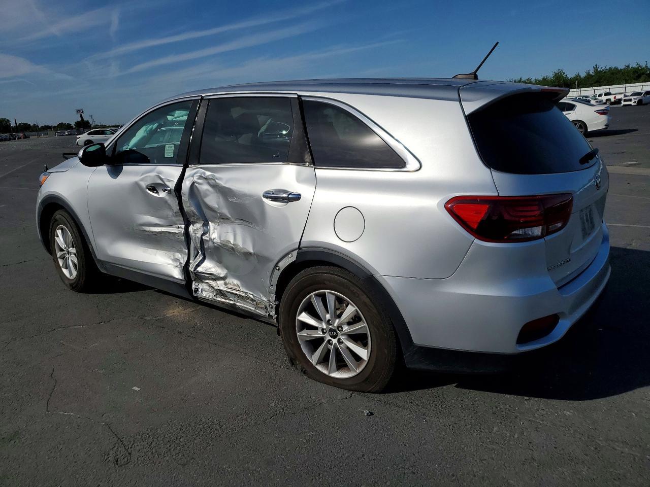 2020 Kia Sorento Lx - Image 2