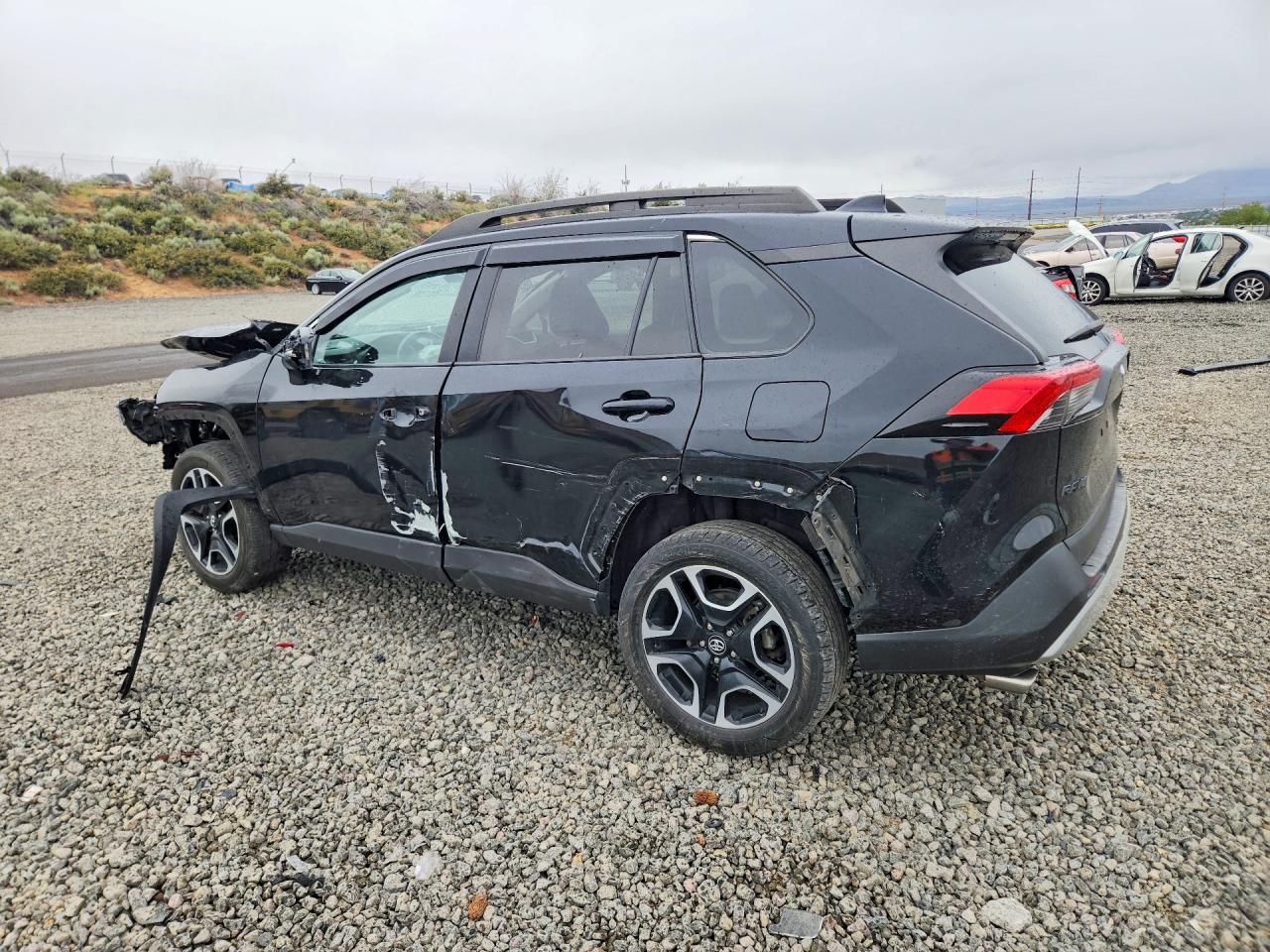 2021 Toyota Rav4 Adventure - Фото 2