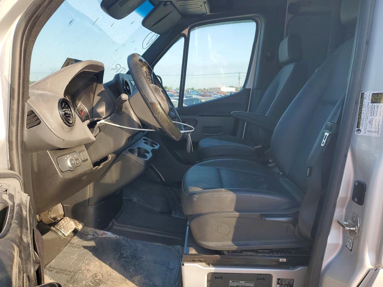 2023 Mercedes Benz Sprinter 2500 Delivery Van - Image 7