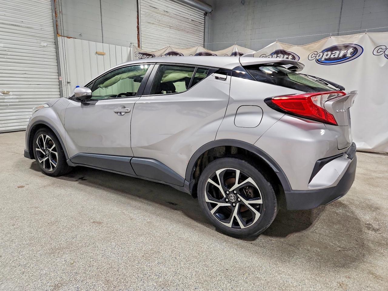 2019 Toyota C-Hr Xle - Image 2