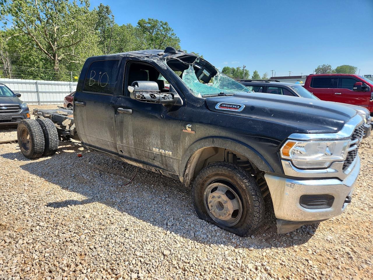 2022 Ram 3500 - Image 4