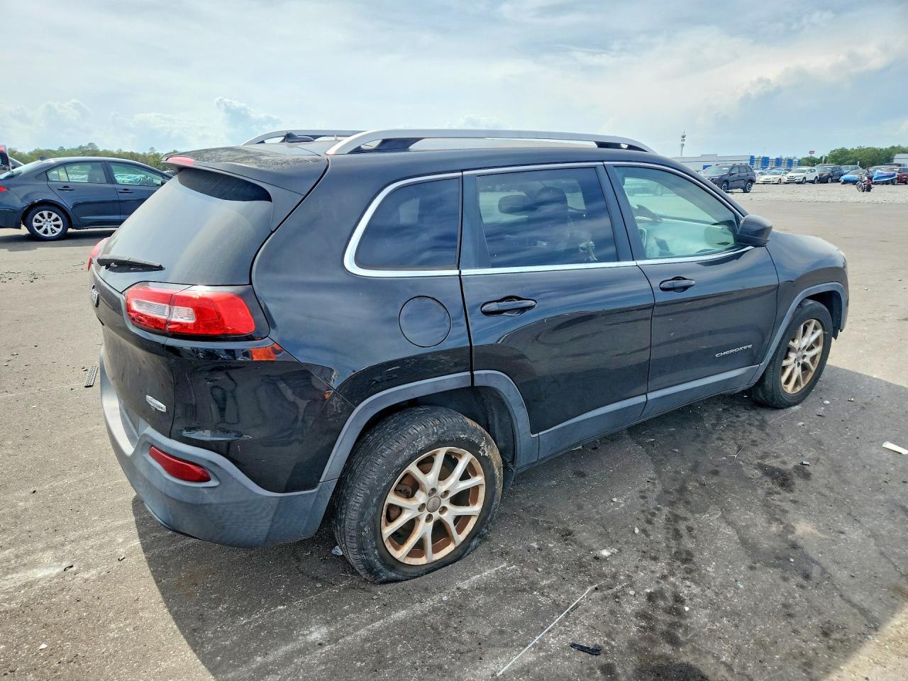 2016 Jeep Cherokee Latitude - Фото 3