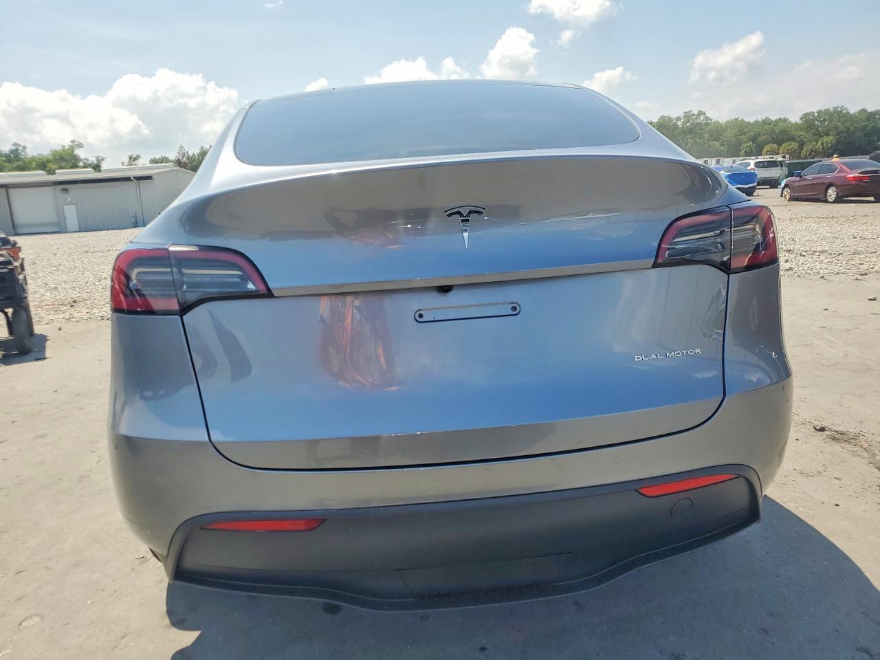 2024 Tesla Model Y - Image 6
