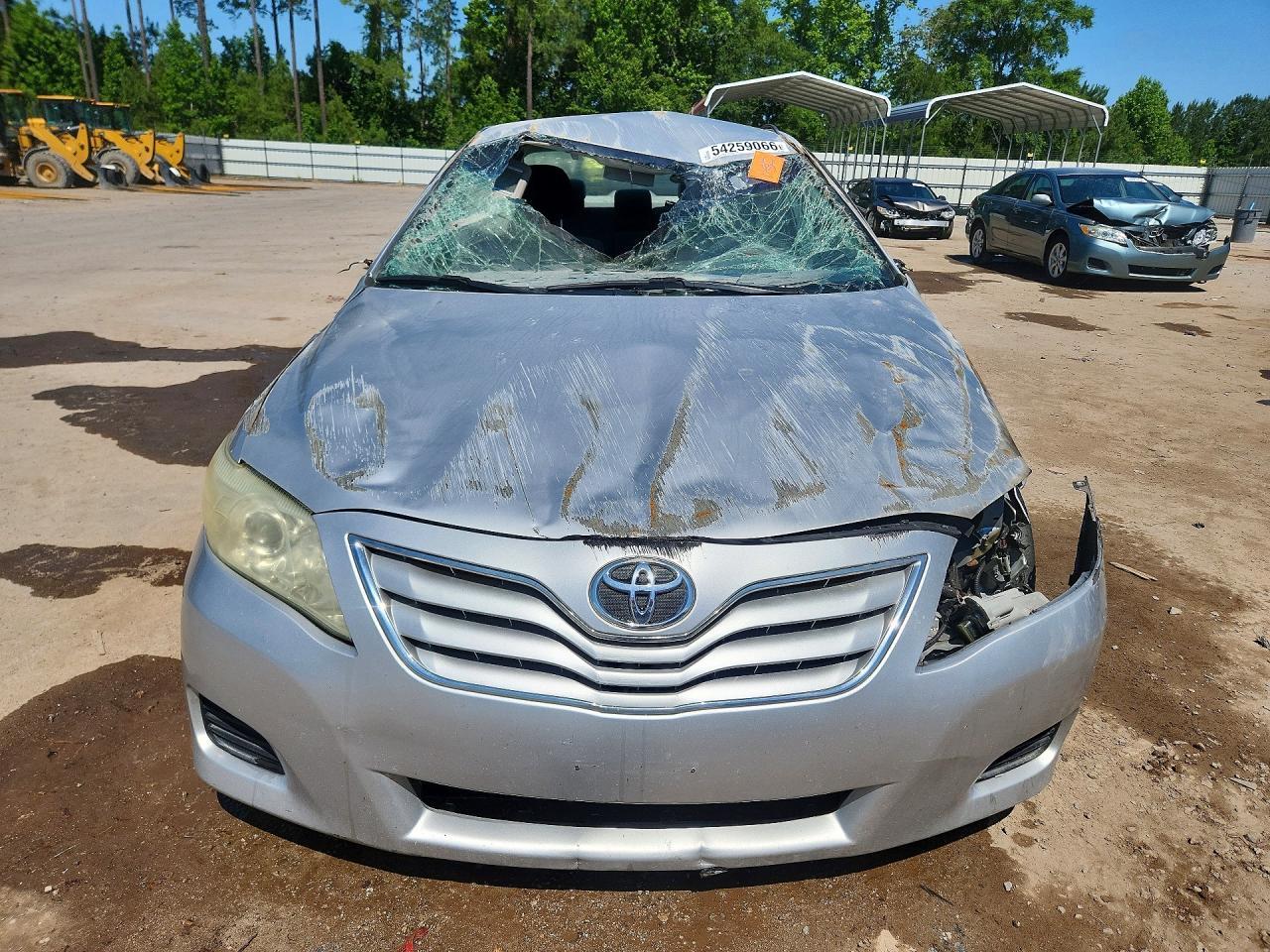2011 Toyota Camry Le - Фото 5