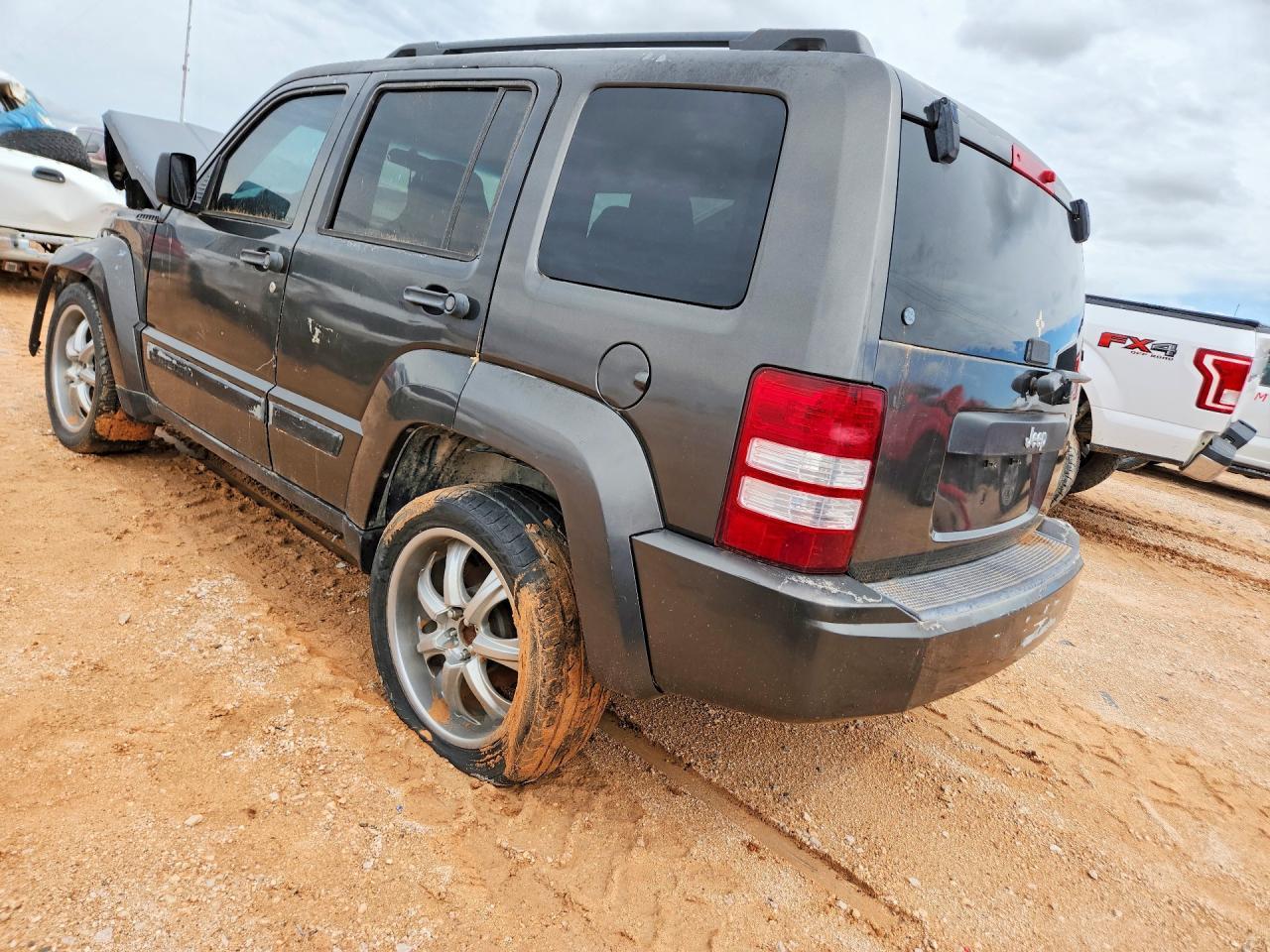 2011 Jeep Liberty Sport - Фото 2
