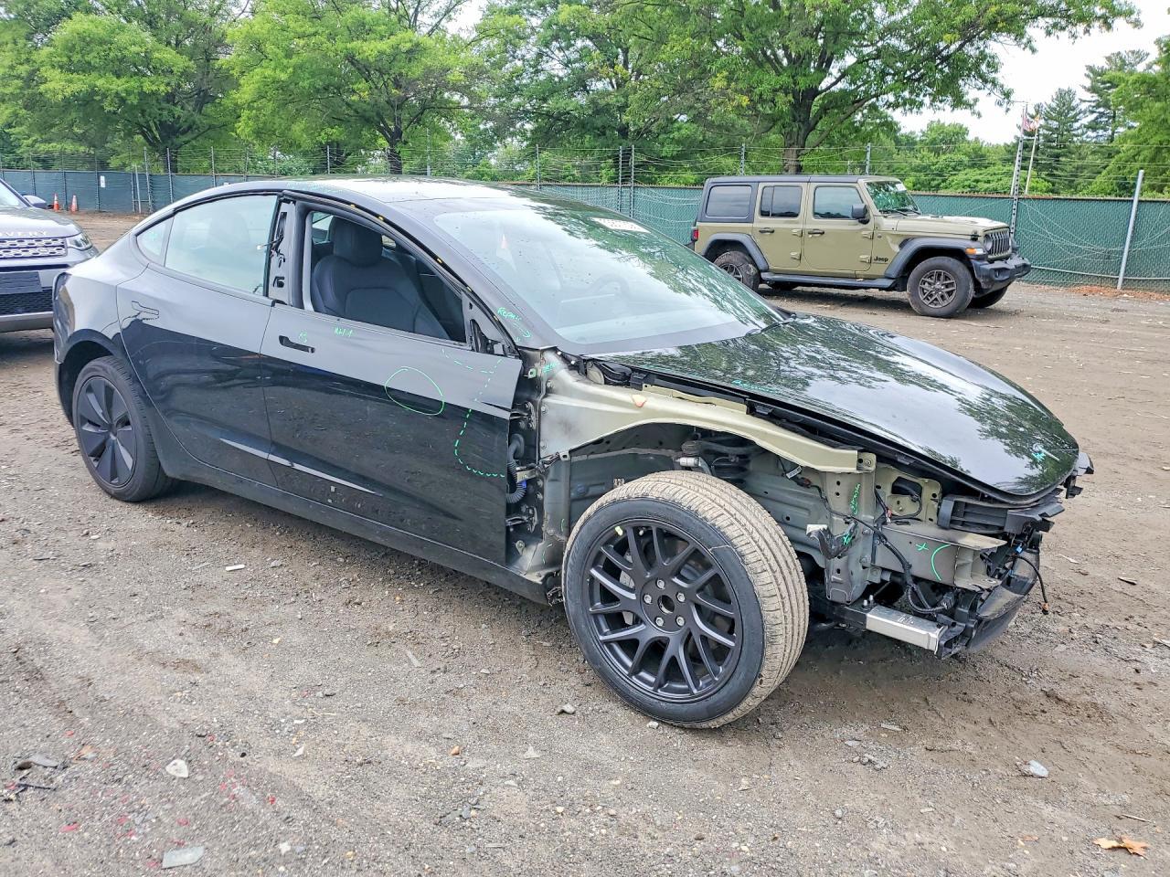 2024 Tesla Model 3 - Фото 4