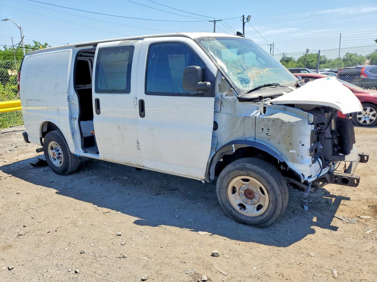 2023 GMC Savana G2500 - Фото 4